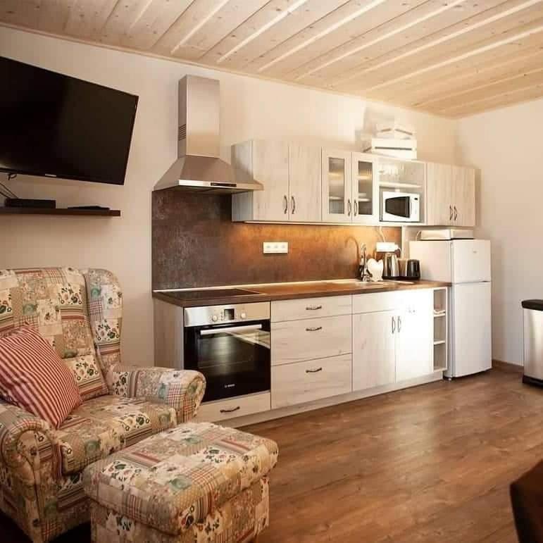 Apartmany Fiserka โรกีนีซ นัด ยีเซอโร ภายนอก รูปภาพ