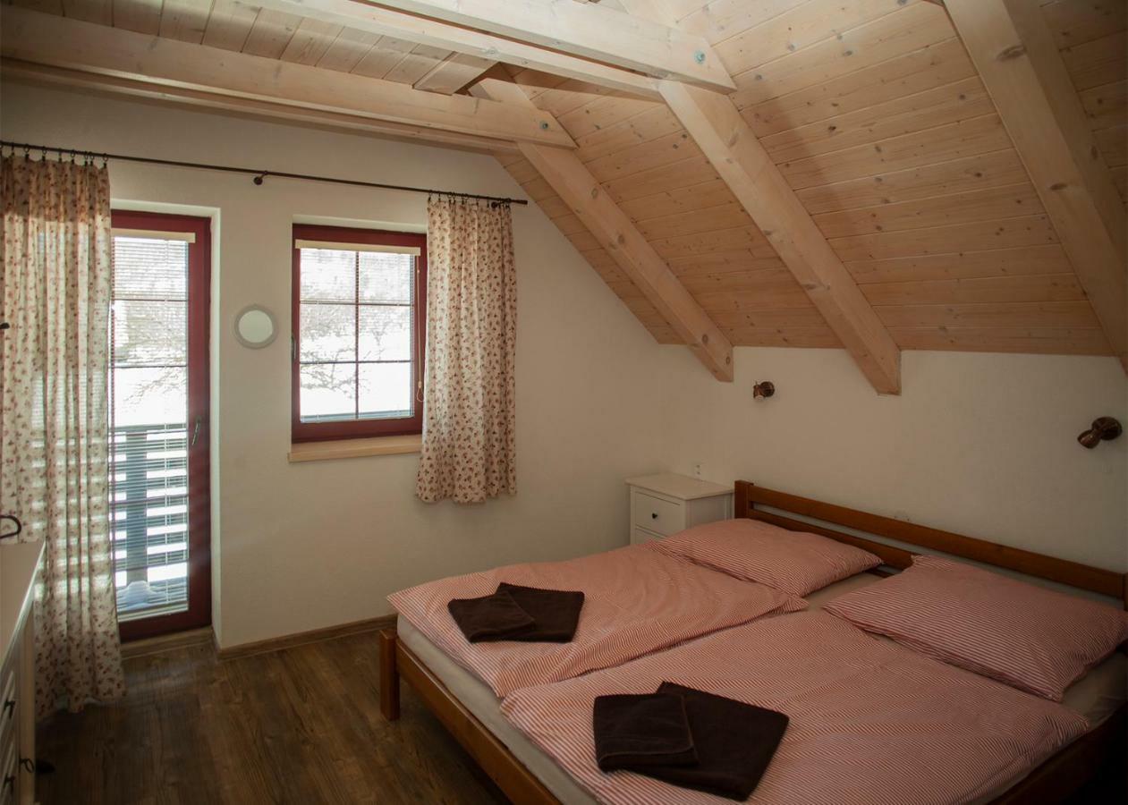 Apartmany Fiserka โรกีนีซ นัด ยีเซอโร ภายนอก รูปภาพ